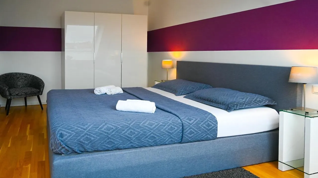 Hideaway Suite Danube Canal Vienna 0*,